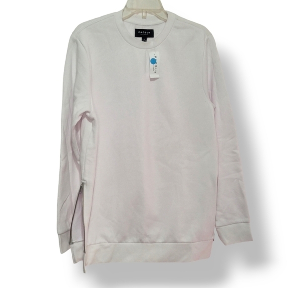 🏈*NWT* PACSUN - Medium White  Sweater Shirt - Picture 2 of 7